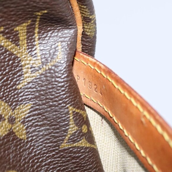 LOUIS VUITTON Monogram Reporter GM Shoulder Bag - Picture 11 of 16